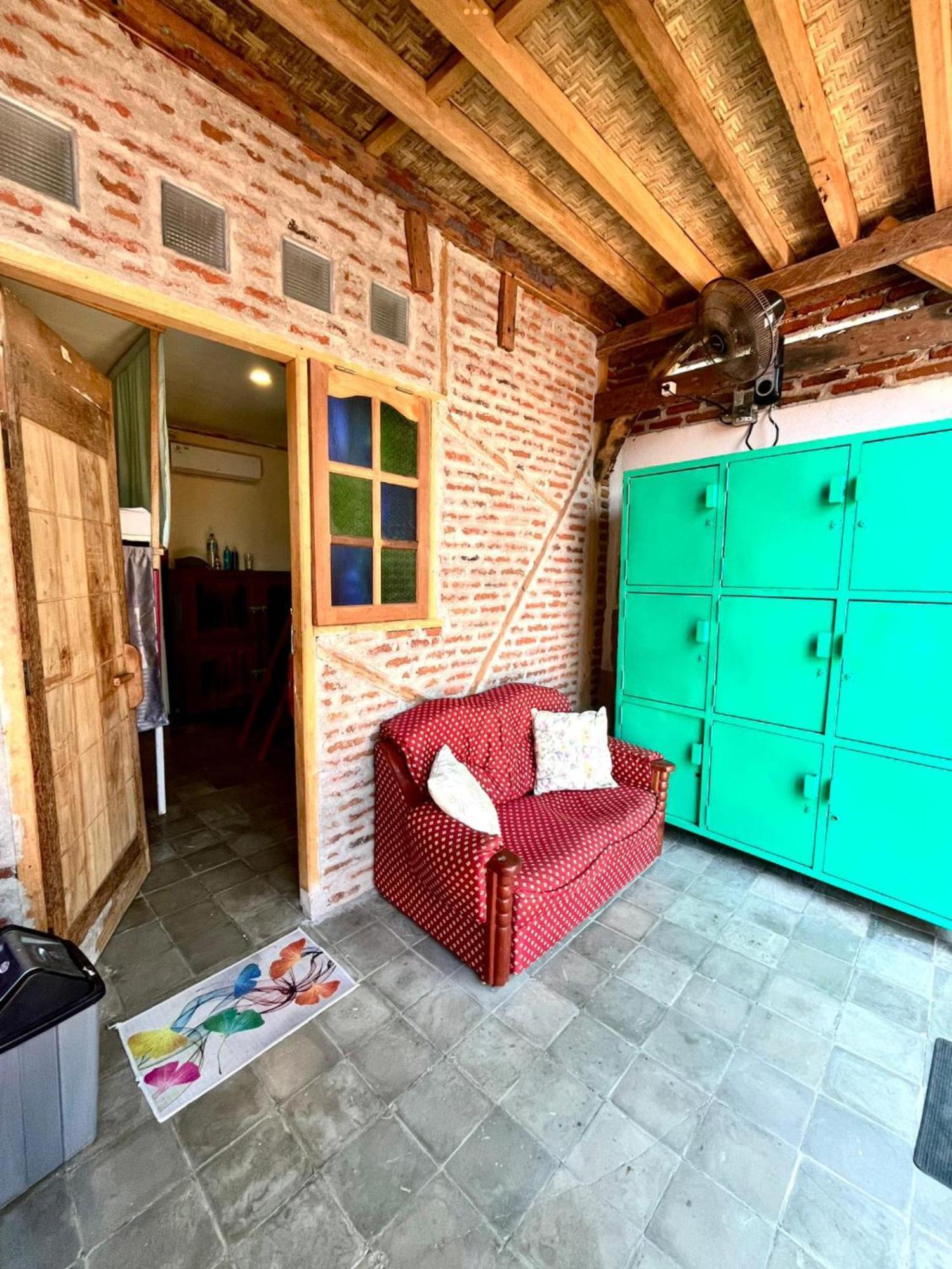 Gili La Boheme Hostel Τζίλι Τραγουανγκάν Εξωτερικό φωτογραφία