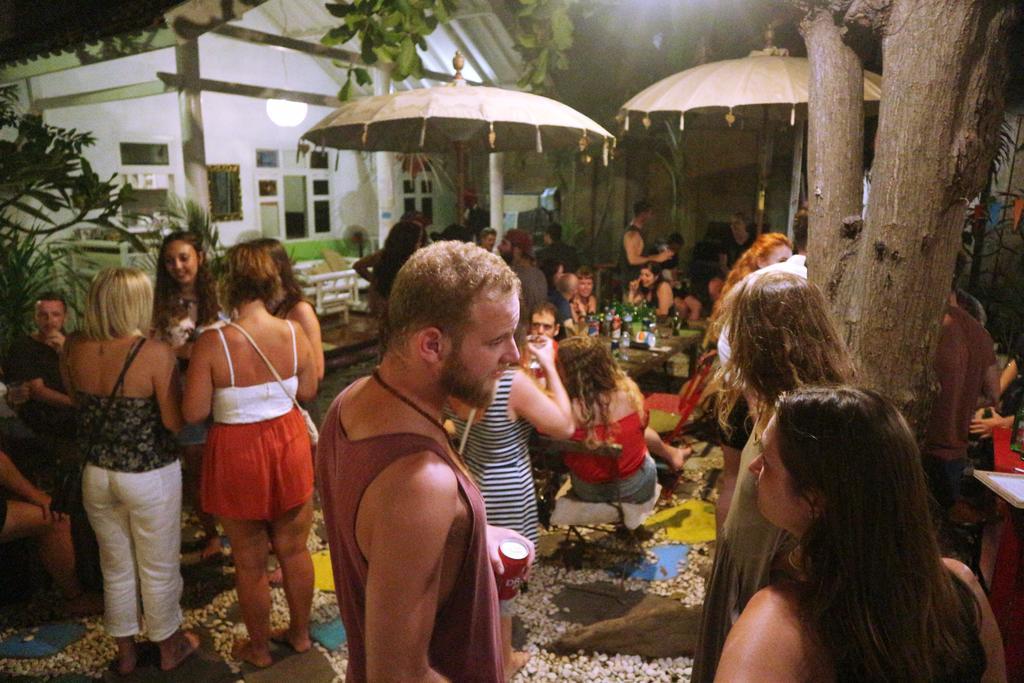 Gili La Boheme Hostel Τζίλι Τραγουανγκάν Εξωτερικό φωτογραφία