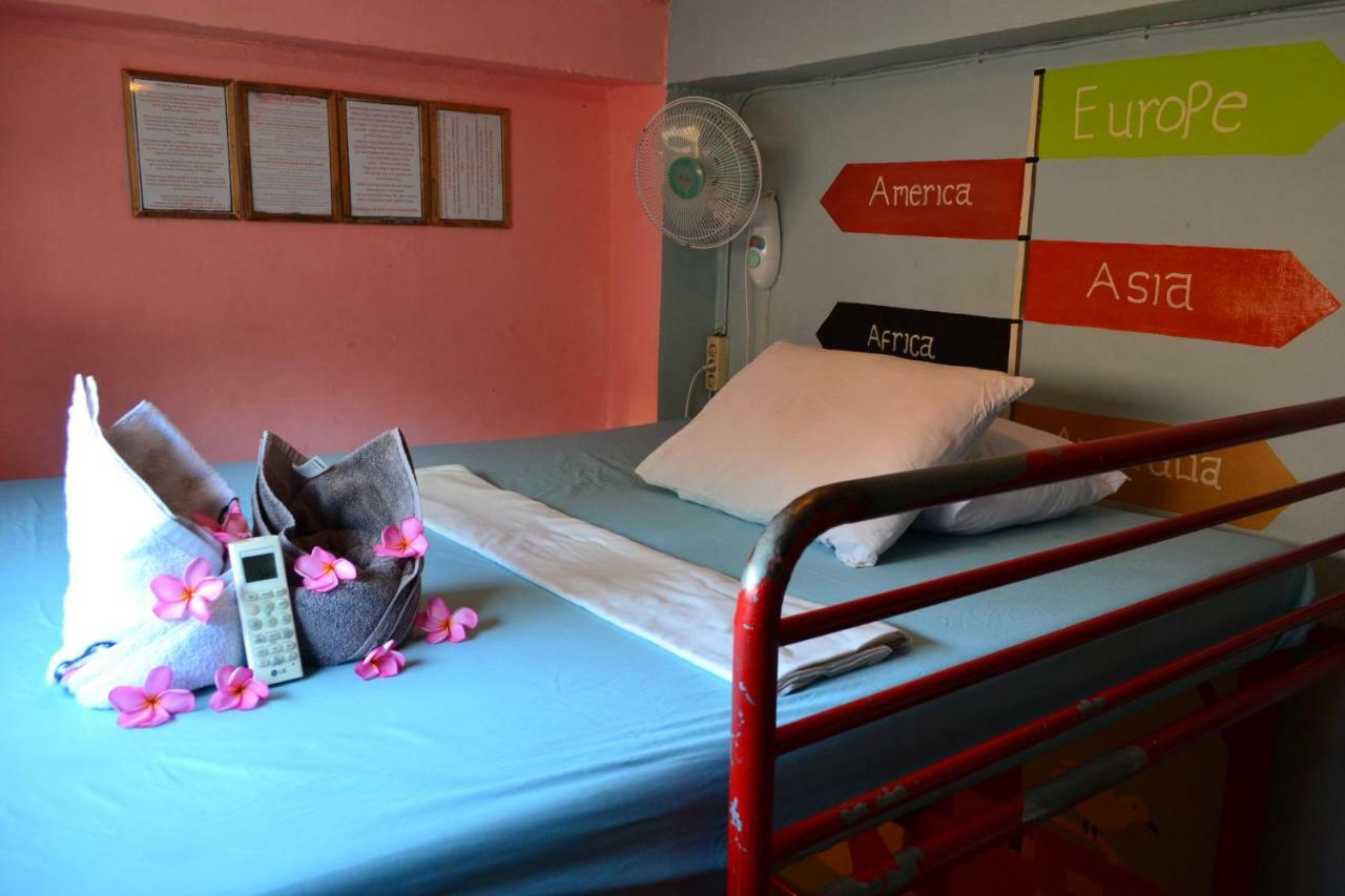 Gili La Boheme Hostel Τζίλι Τραγουανγκάν Εξωτερικό φωτογραφία